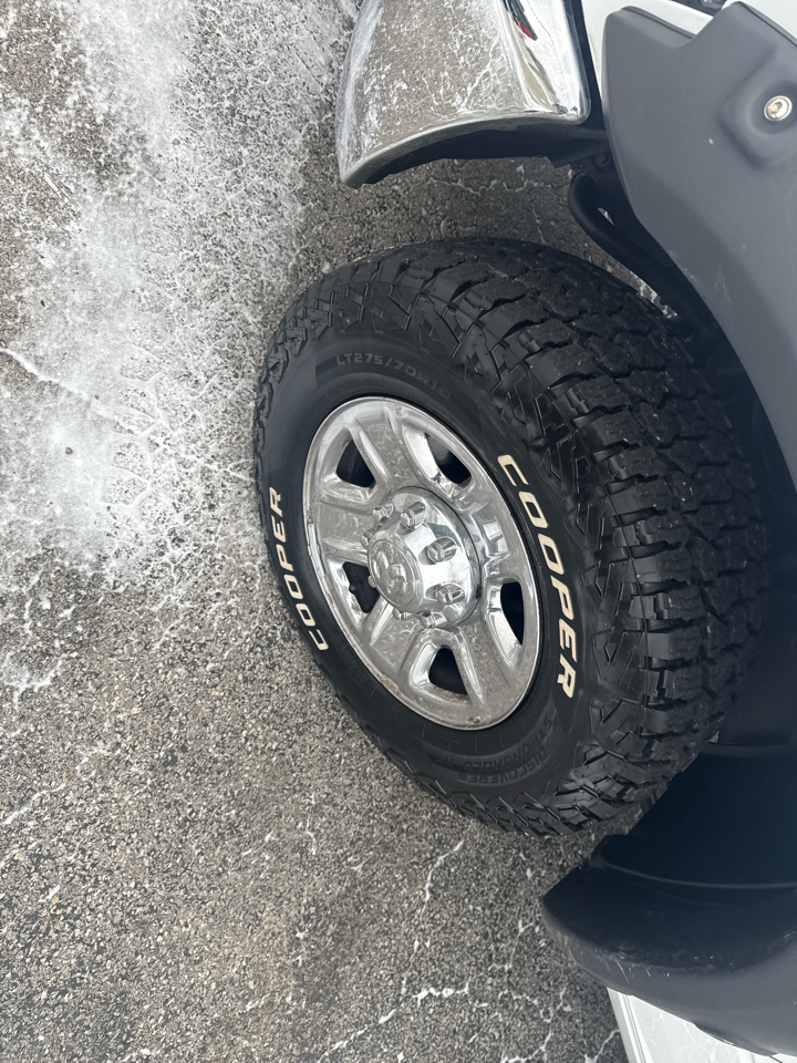 RAM 3500 SLT 4x4 Crew Cab 8' Box 2017