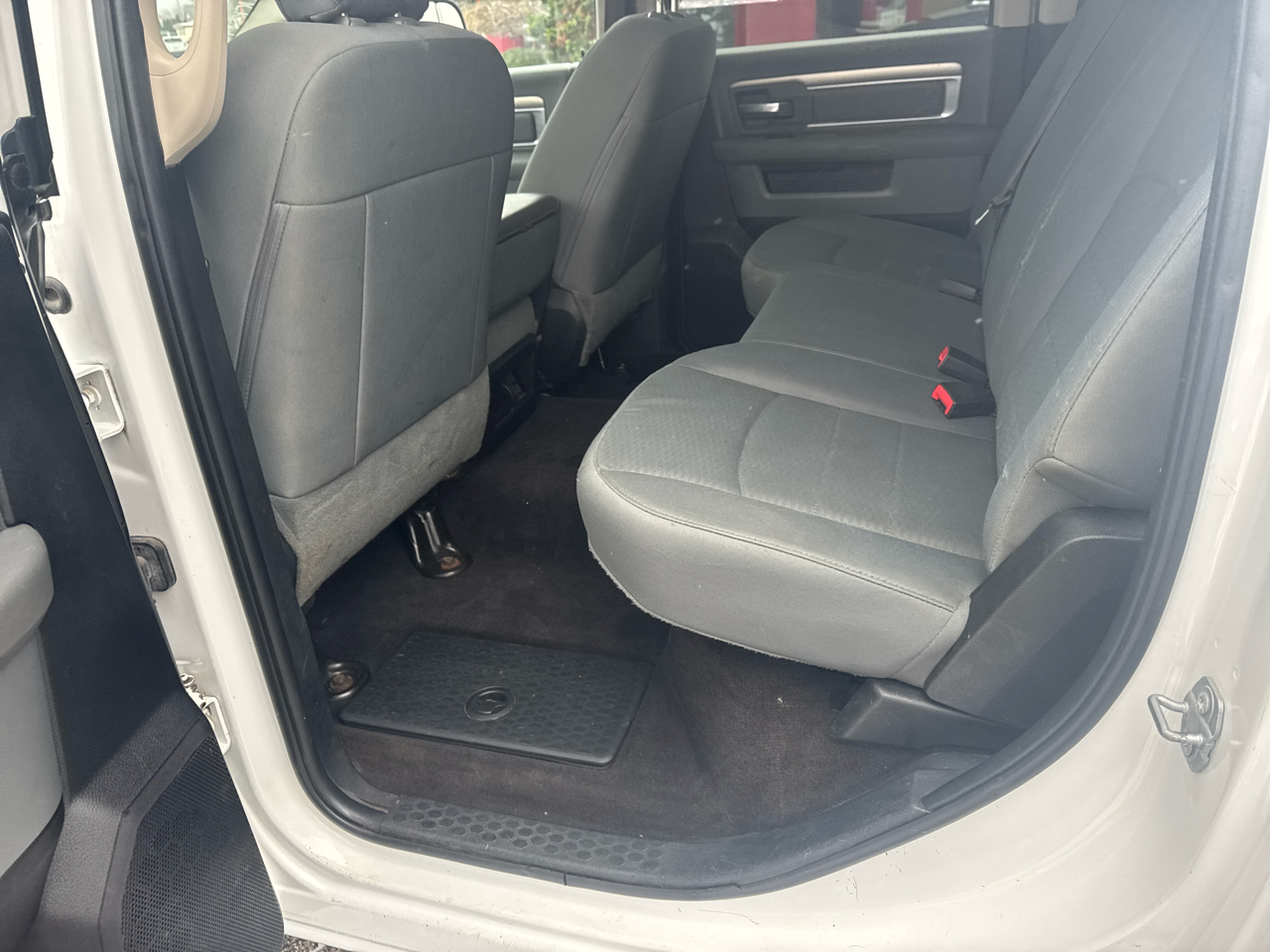 RAM 3500 SLT 4x4 Crew Cab 8' Box 2017