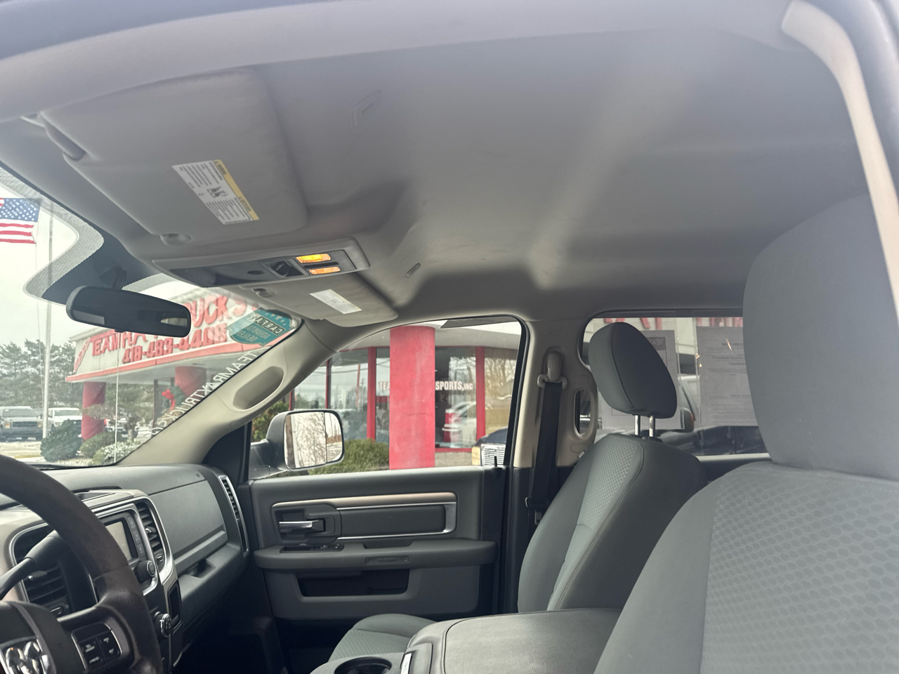 RAM 3500 SLT 4x4 Crew Cab 8' Box 2017