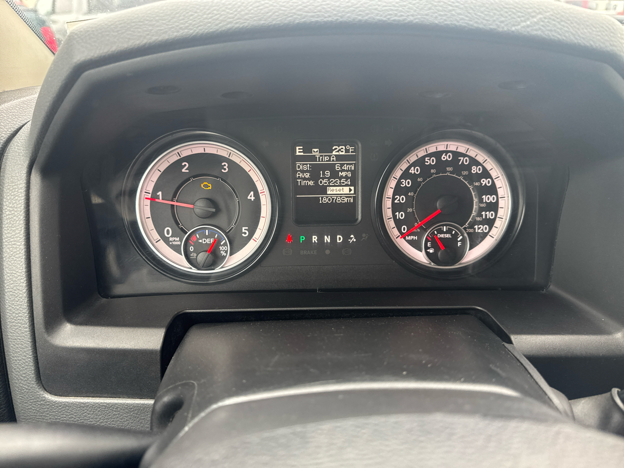 RAM 3500 SLT 4x4 Crew Cab 8' Box 2017