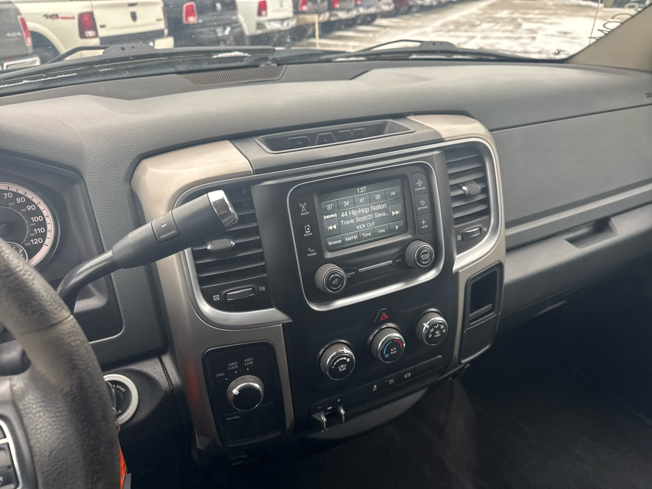 RAM 3500 SLT 4x4 Crew Cab 8' Box 2017