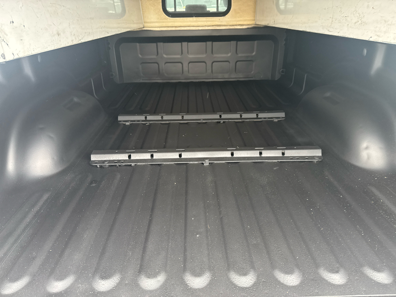 RAM 3500 SLT 4x4 Crew Cab 8' Box 2017