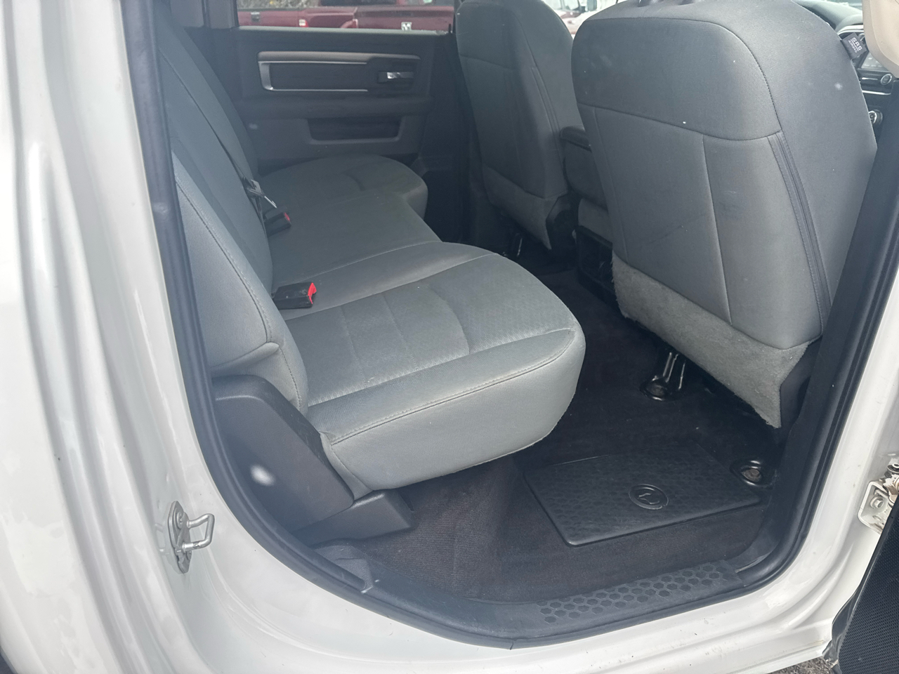 RAM 3500 SLT 4x4 Crew Cab 8' Box 2017