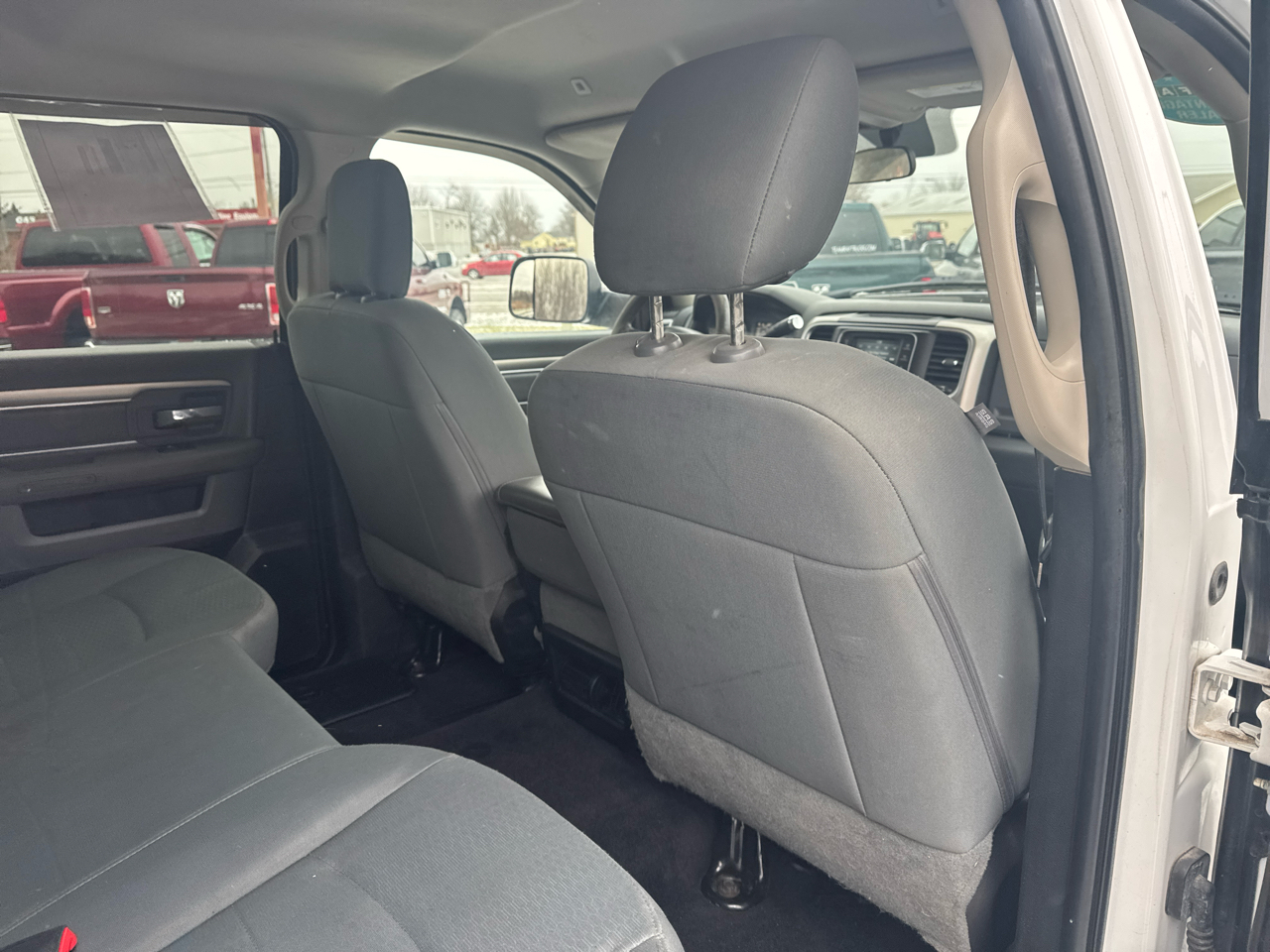 RAM 3500 SLT 4x4 Crew Cab 8' Box 2017