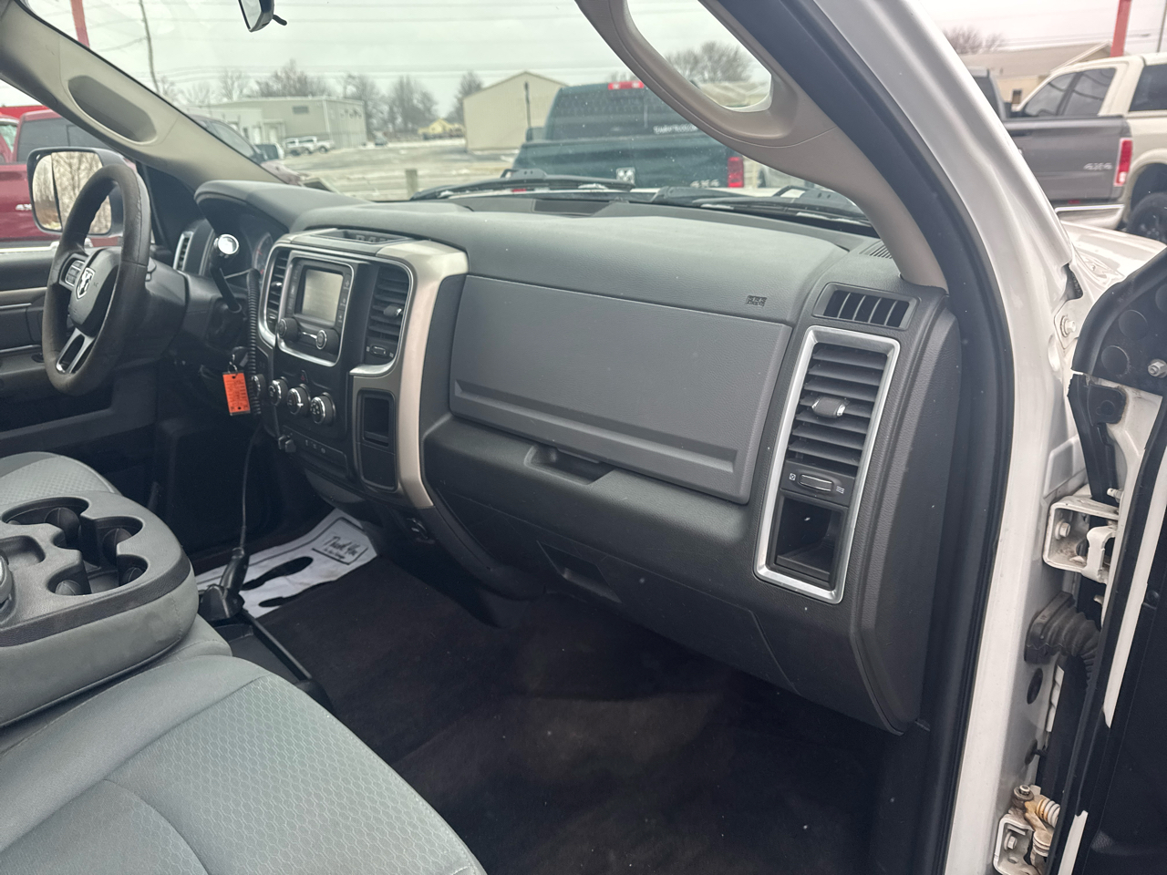 RAM 3500 SLT 4x4 Crew Cab 8' Box 2017