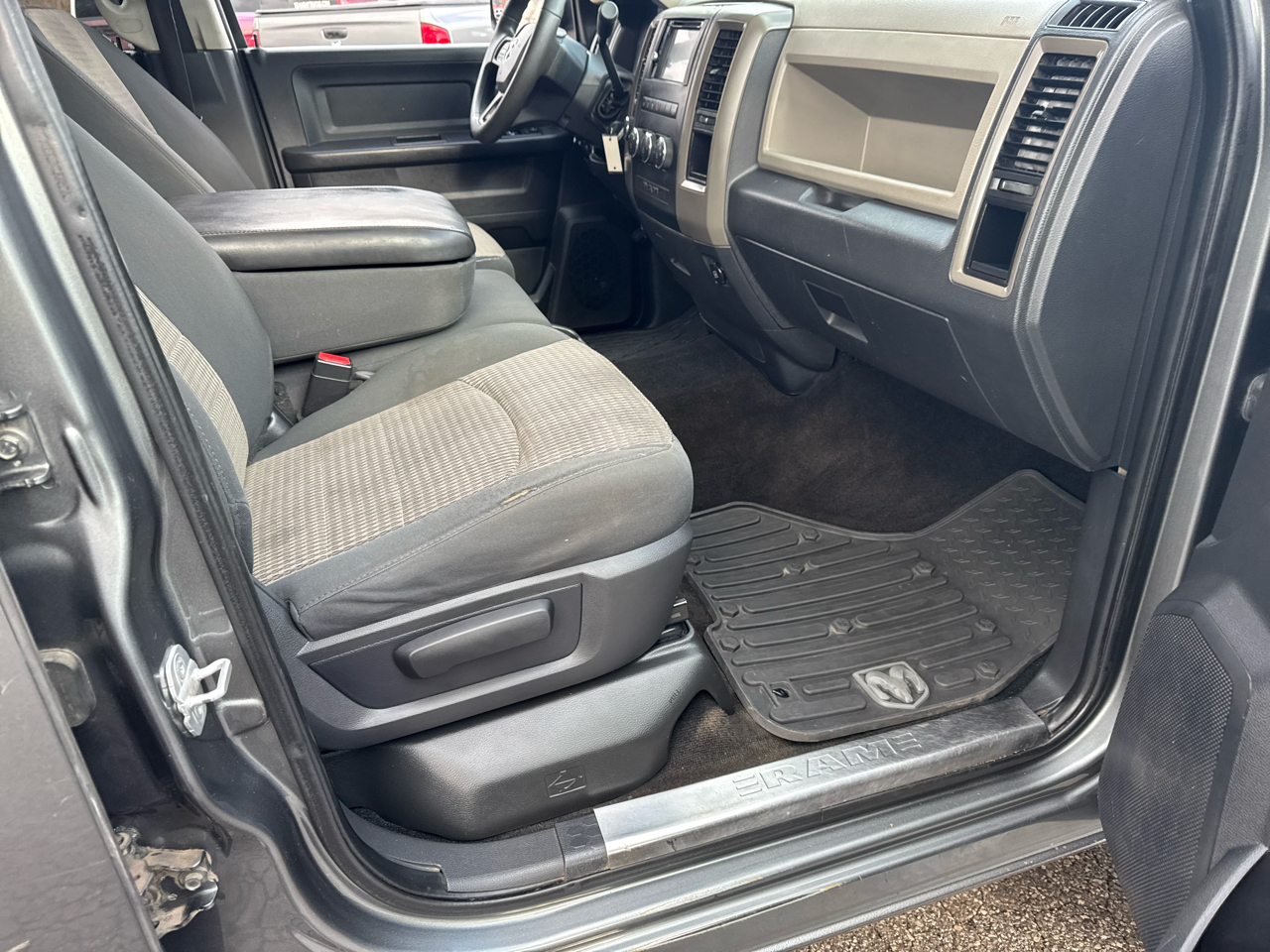 RAM 2500 4WD Crew Cab 149" ST 2012