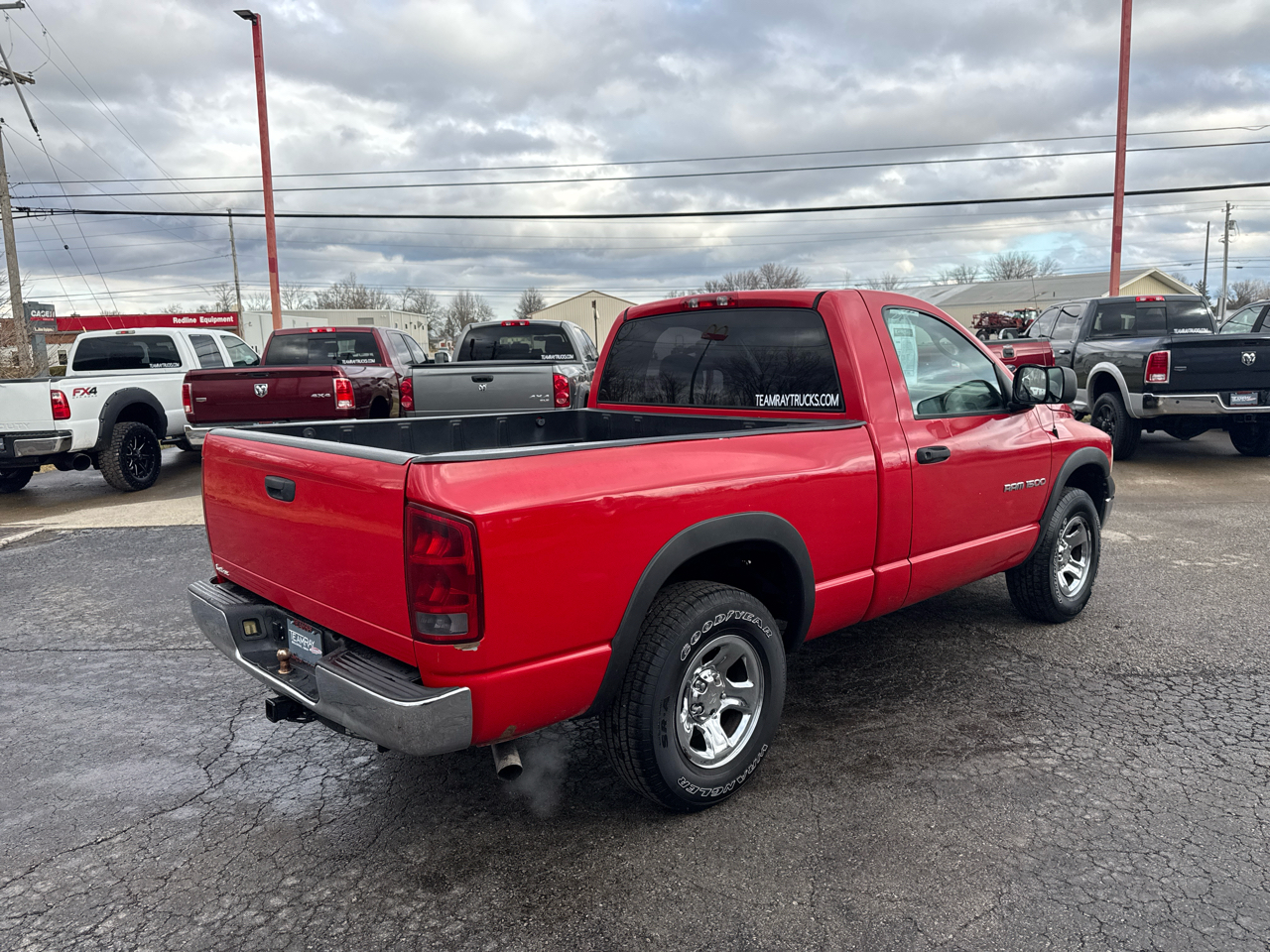 Dodge Ram 1500 2dr Reg Cab 120.5" WB ST 2003
