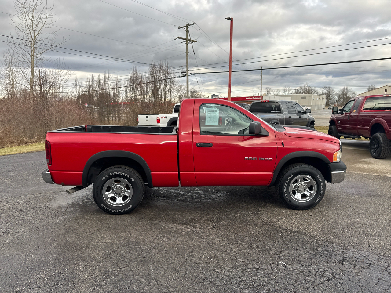 Dodge Ram 1500 2dr Reg Cab 120.5" WB ST 2003