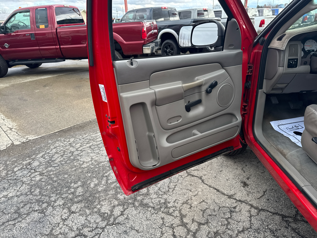 Dodge Ram 1500 2dr Reg Cab 120.5" WB ST 2003