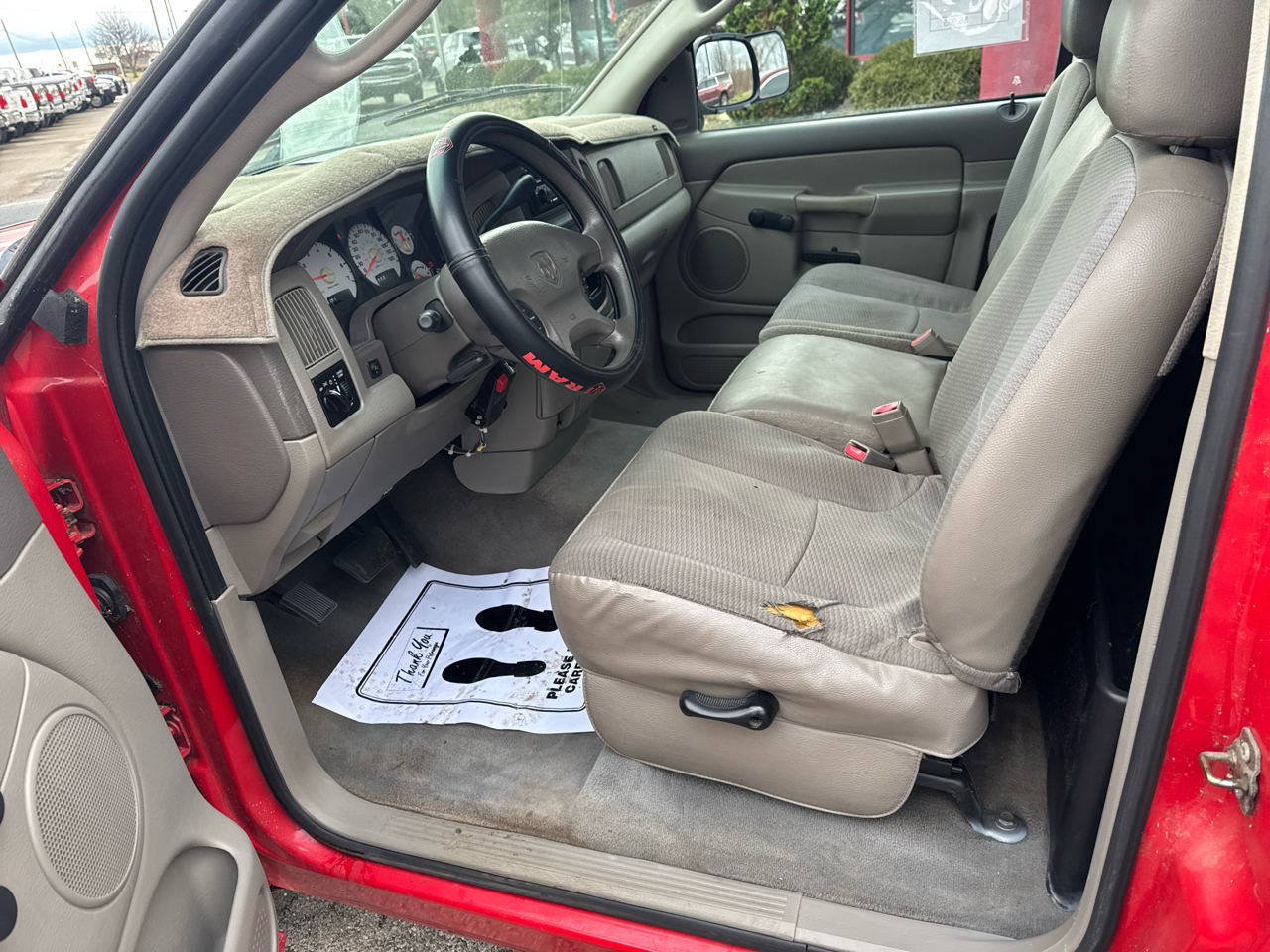 Dodge Ram 1500 2dr Reg Cab 120.5" WB ST 2003