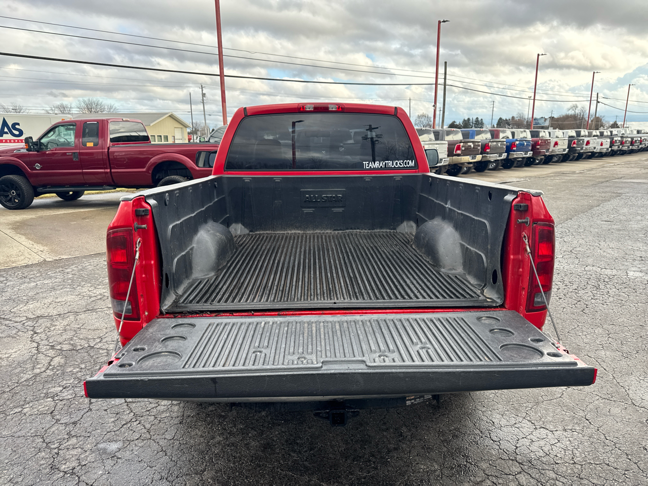 Dodge Ram 1500 2dr Reg Cab 120.5" WB ST 2003