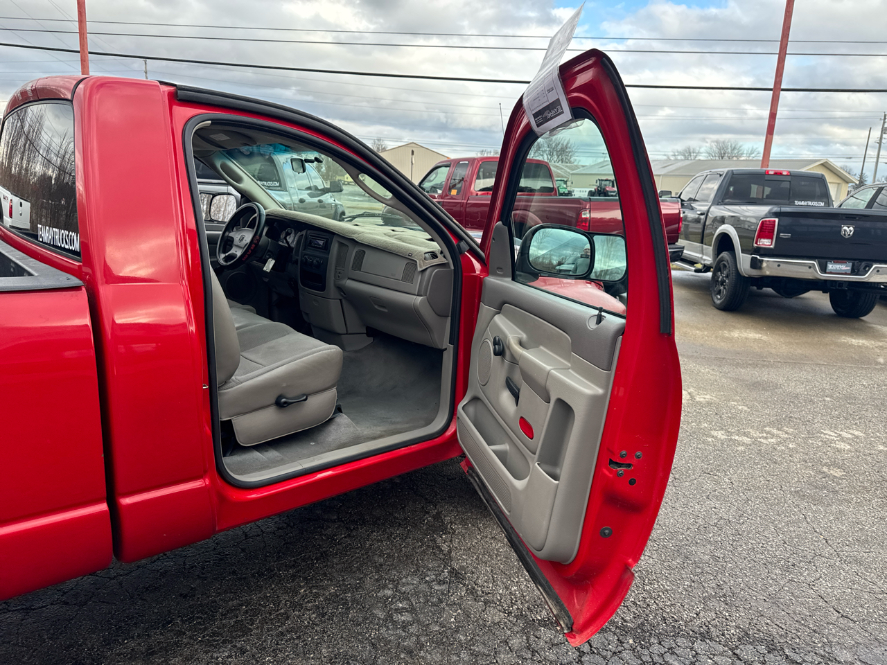 Dodge Ram 1500 2dr Reg Cab 120.5" WB ST 2003