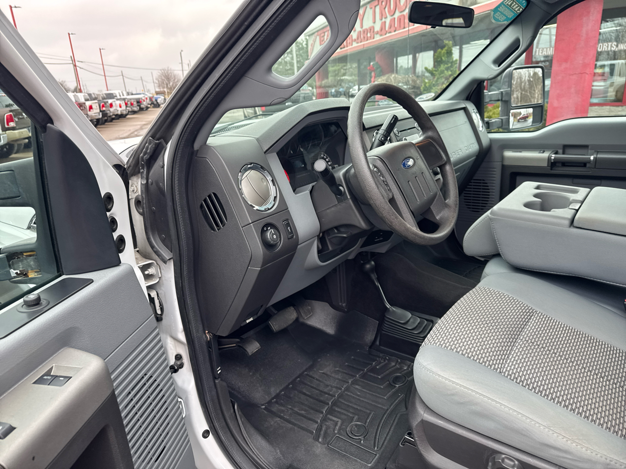 Ford Super Duty F-250 SRW 4WD SuperCab 142" XLT 2012