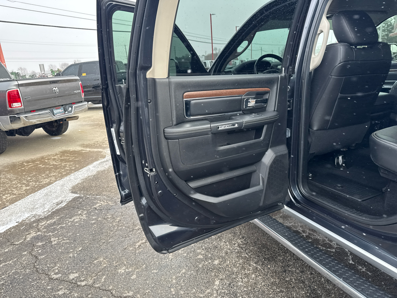 RAM 2500 4WD Crew Cab 149" Laramie 2014