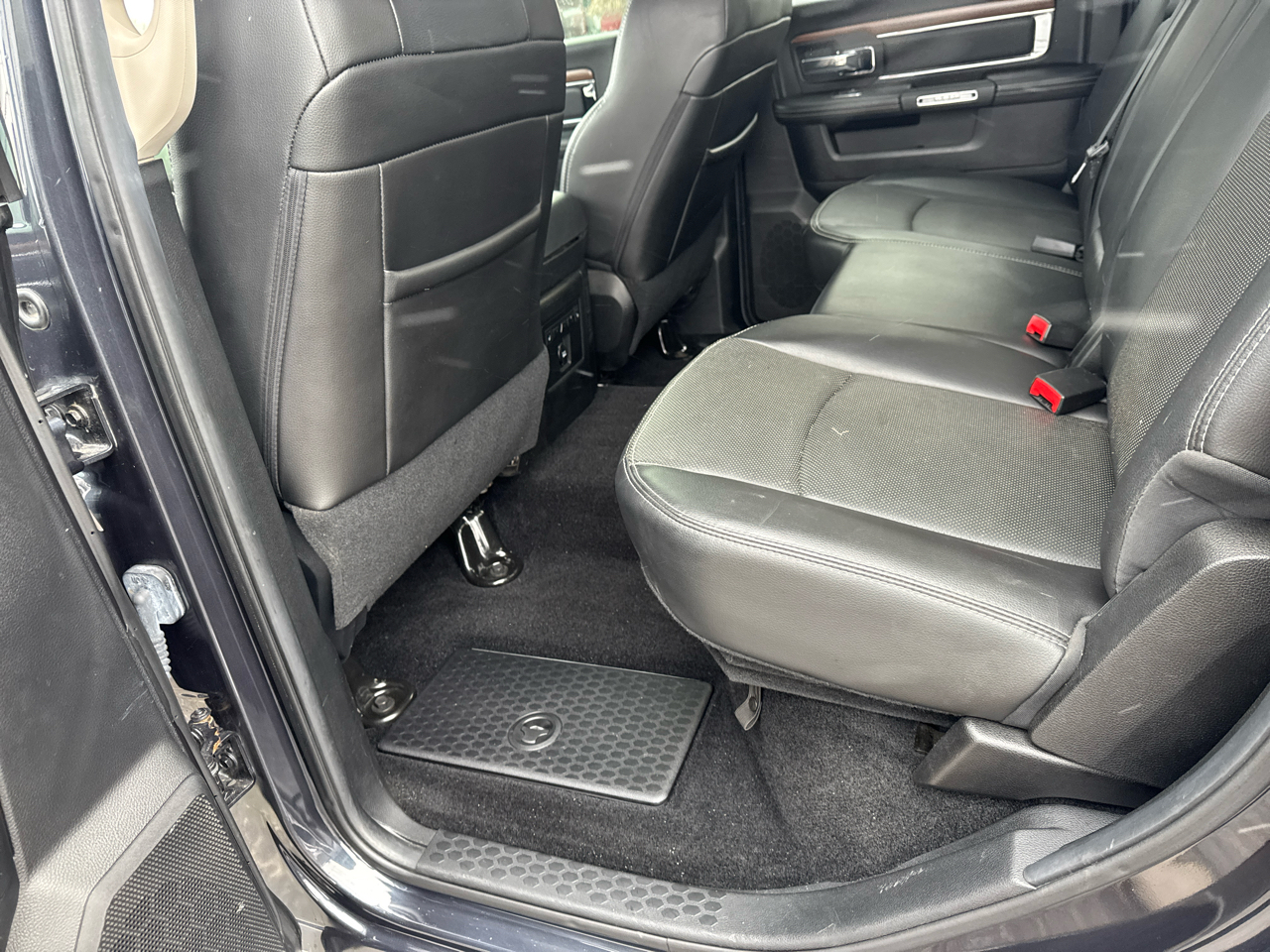 RAM 2500 4WD Crew Cab 149" Laramie 2014