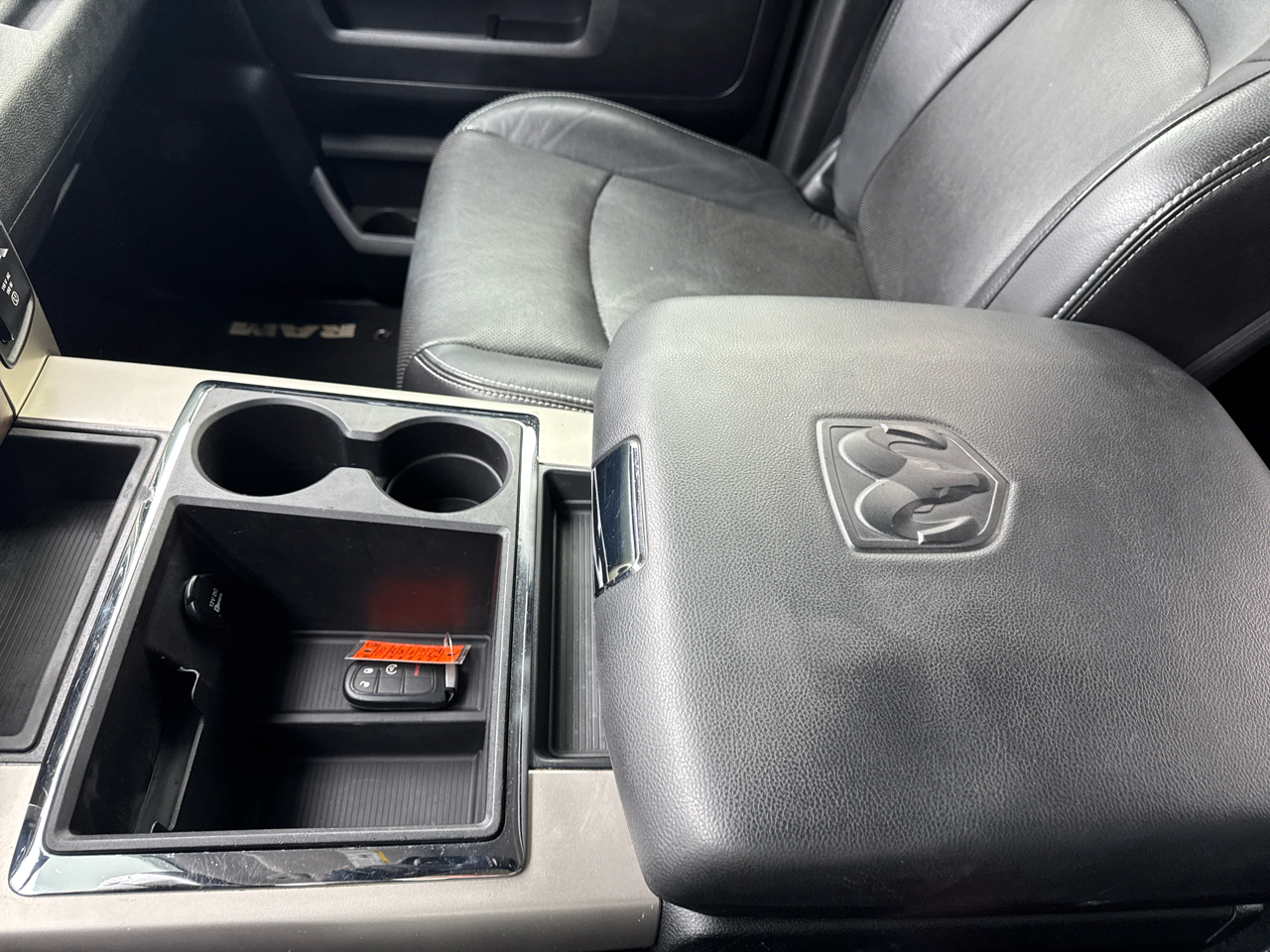 RAM 2500 4WD Crew Cab 149" Laramie 2014