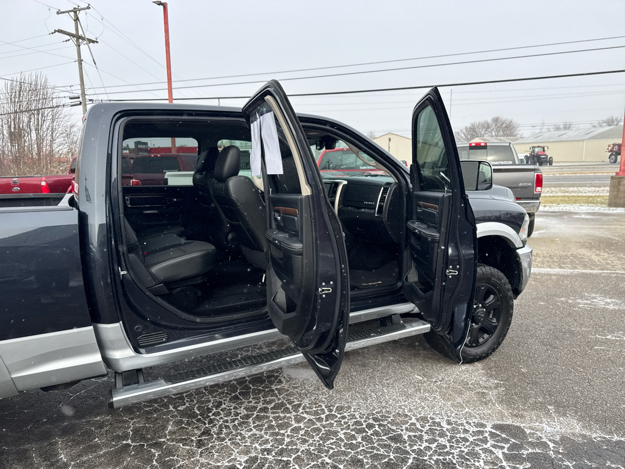 RAM 2500 4WD Crew Cab 149" Laramie 2014