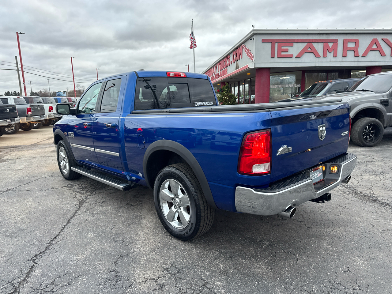 RAM 1500 4WD Quad Cab 140.5" Big Horn 2015