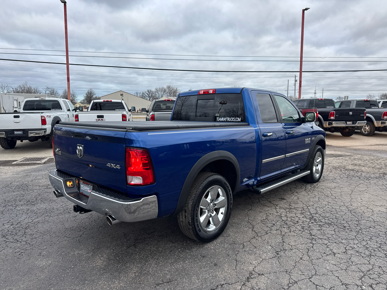 RAM 1500 4WD Quad Cab 140.5" Big Horn 2015