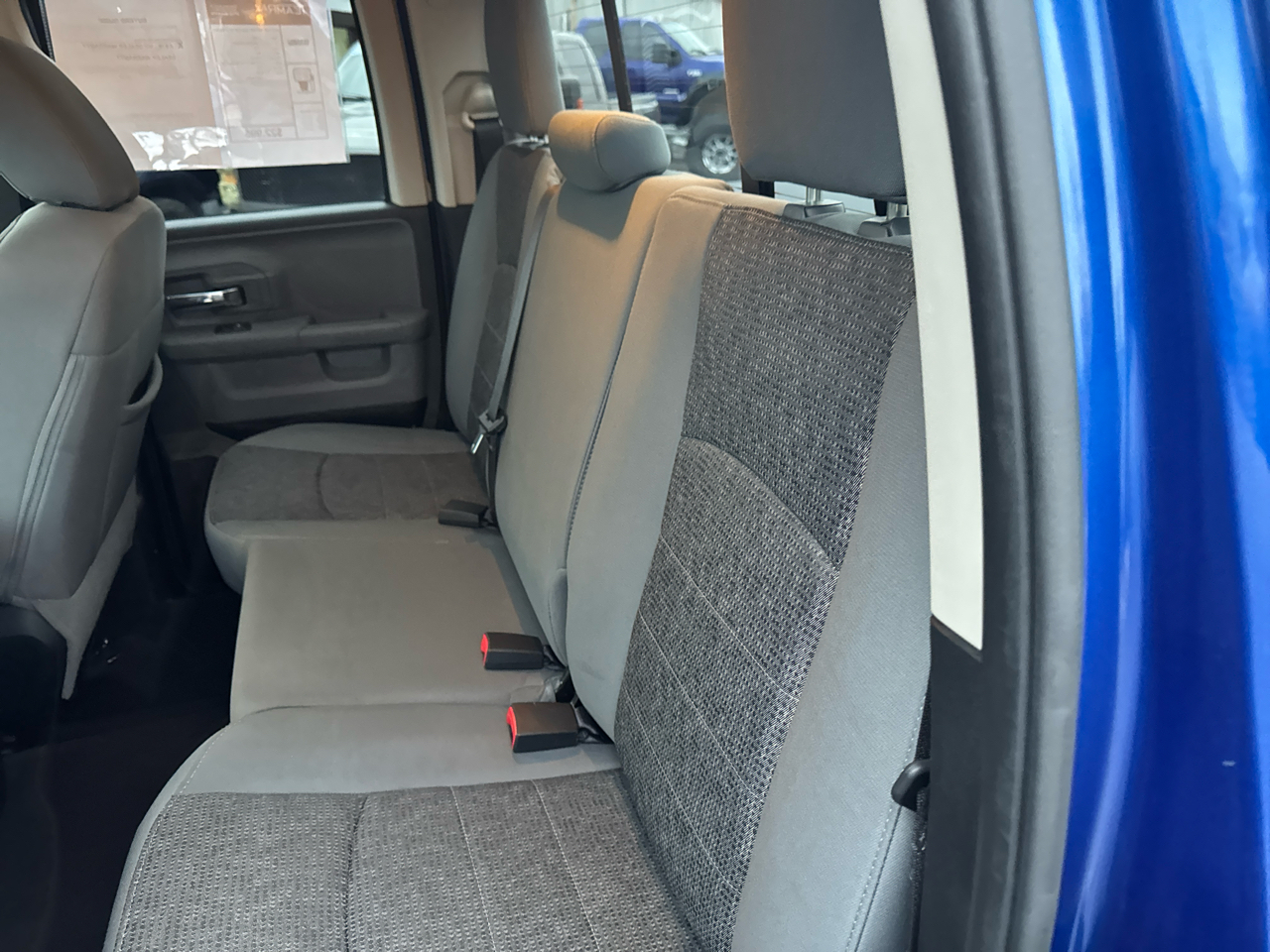 RAM 1500 4WD Quad Cab 140.5" Big Horn 2015