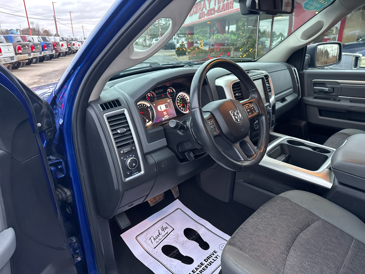 RAM 1500 4WD Quad Cab 140.5" Big Horn 2015