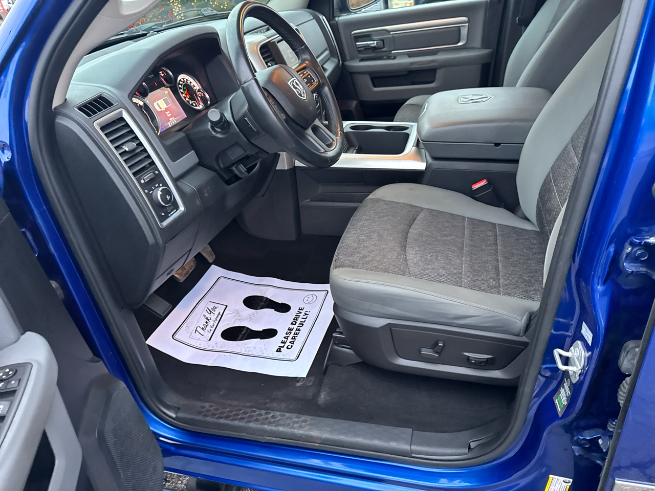 RAM 1500 4WD Quad Cab 140.5" Big Horn 2015