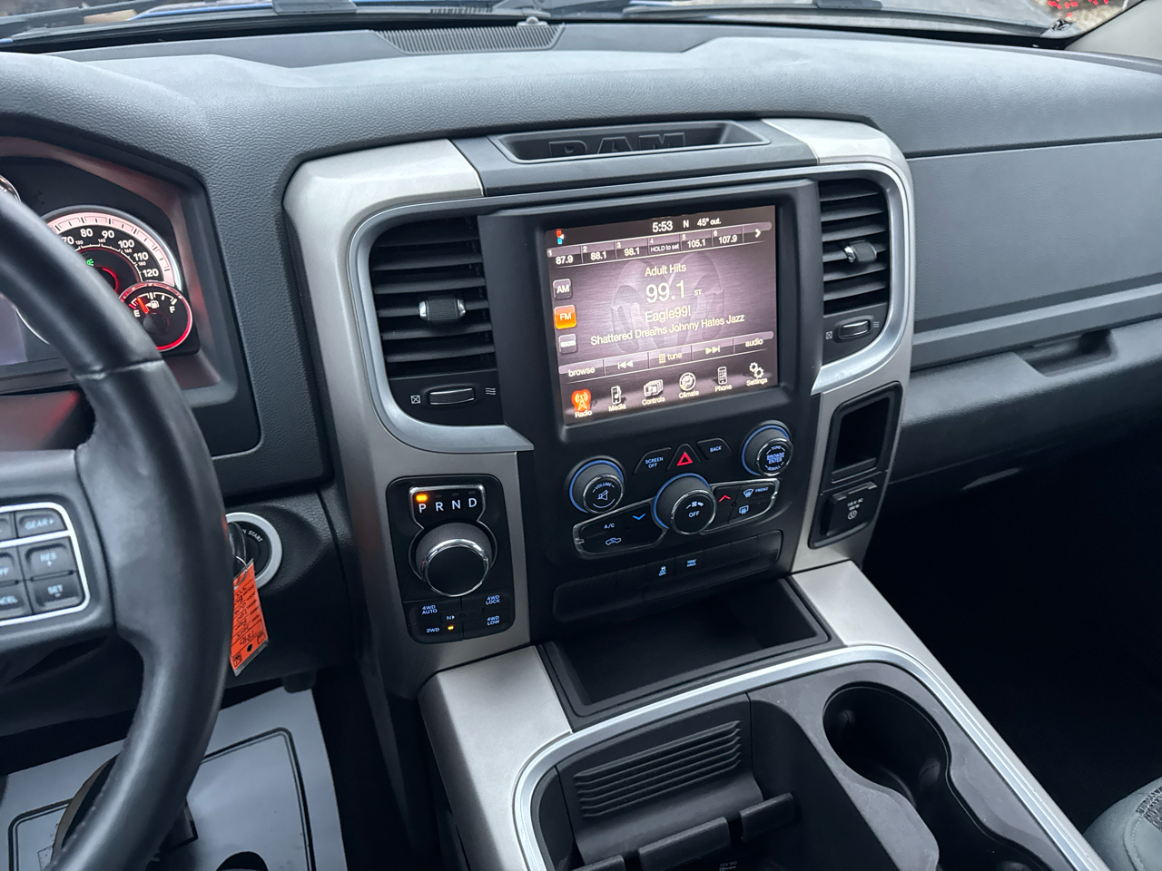 RAM 1500 4WD Quad Cab 140.5" Big Horn 2015