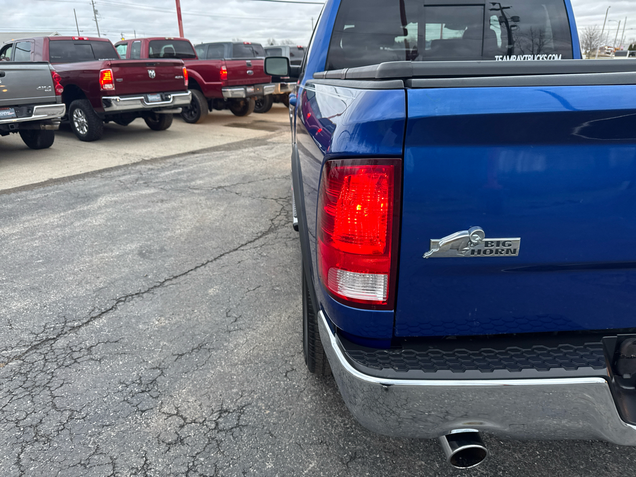 RAM 1500 4WD Quad Cab 140.5" Big Horn 2015