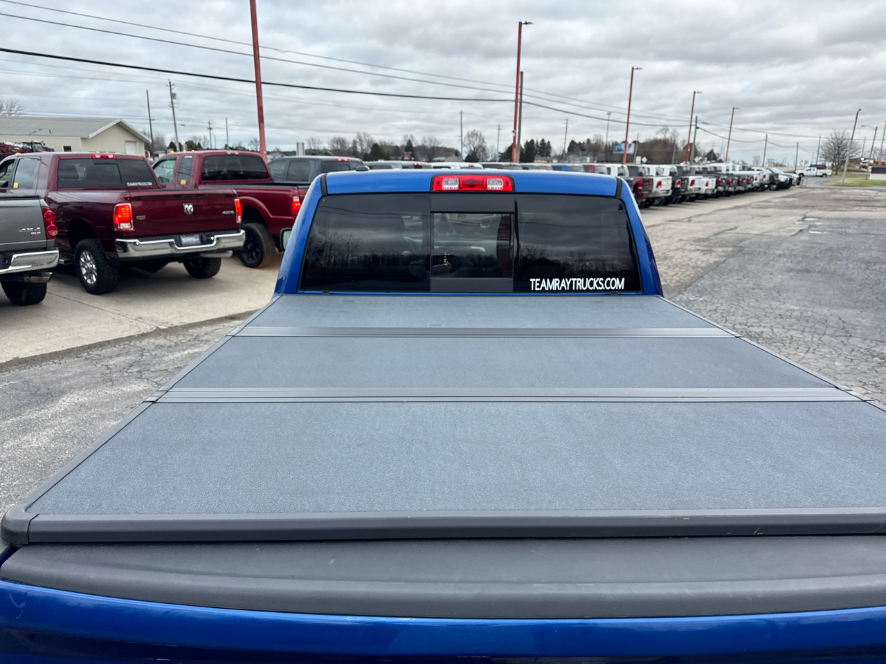 RAM 1500 4WD Quad Cab 140.5" Big Horn 2015