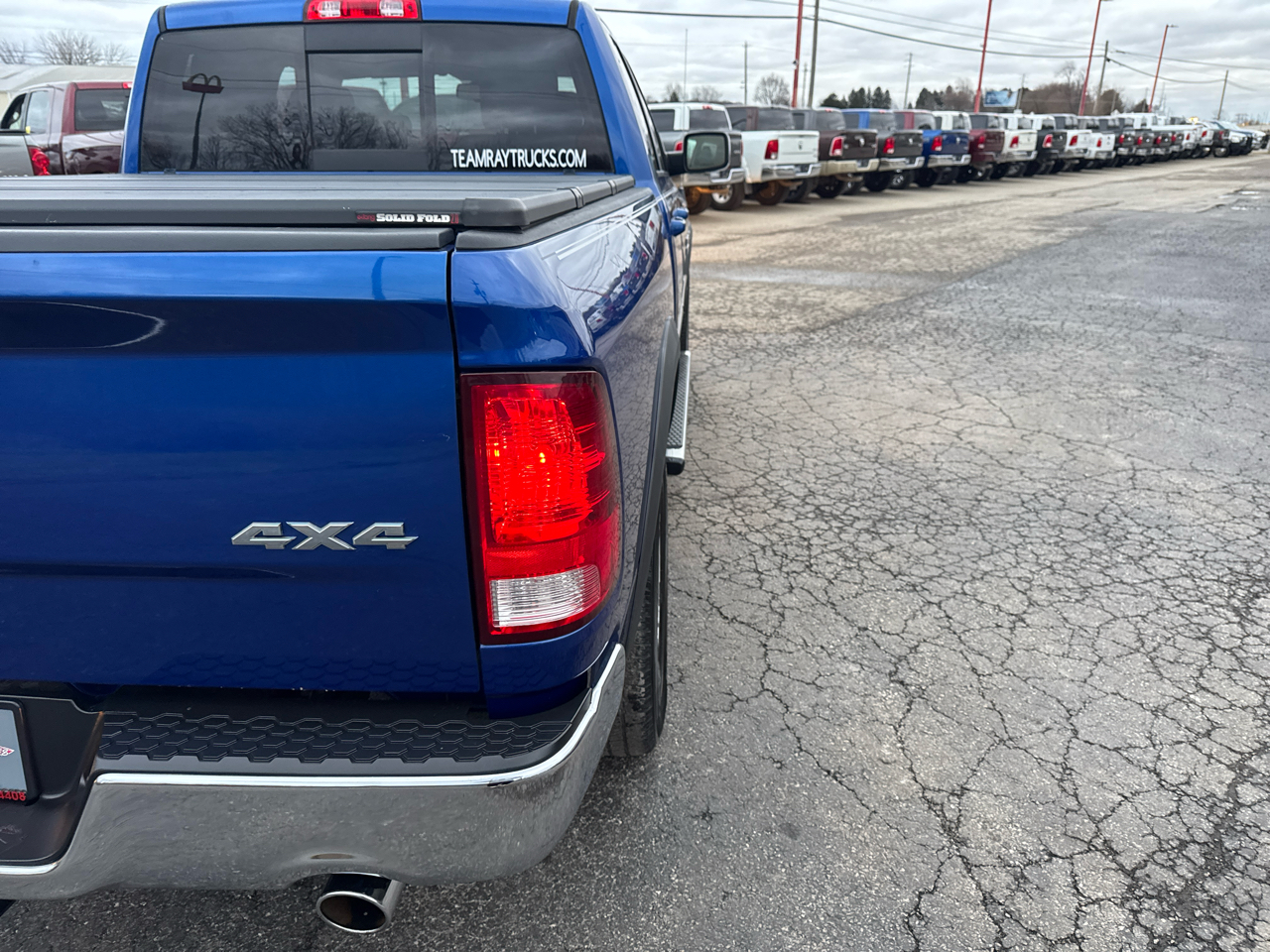 RAM 1500 4WD Quad Cab 140.5" Big Horn 2015