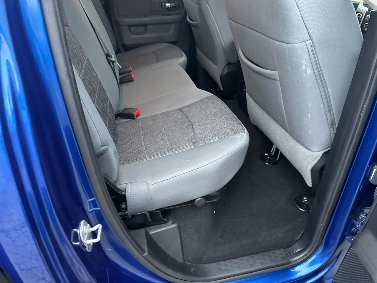 RAM 1500 4WD Quad Cab 140.5" Big Horn 2015