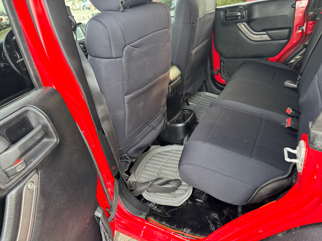 Jeep Wrangler Unlimited 4WD 4dr Sport 2012