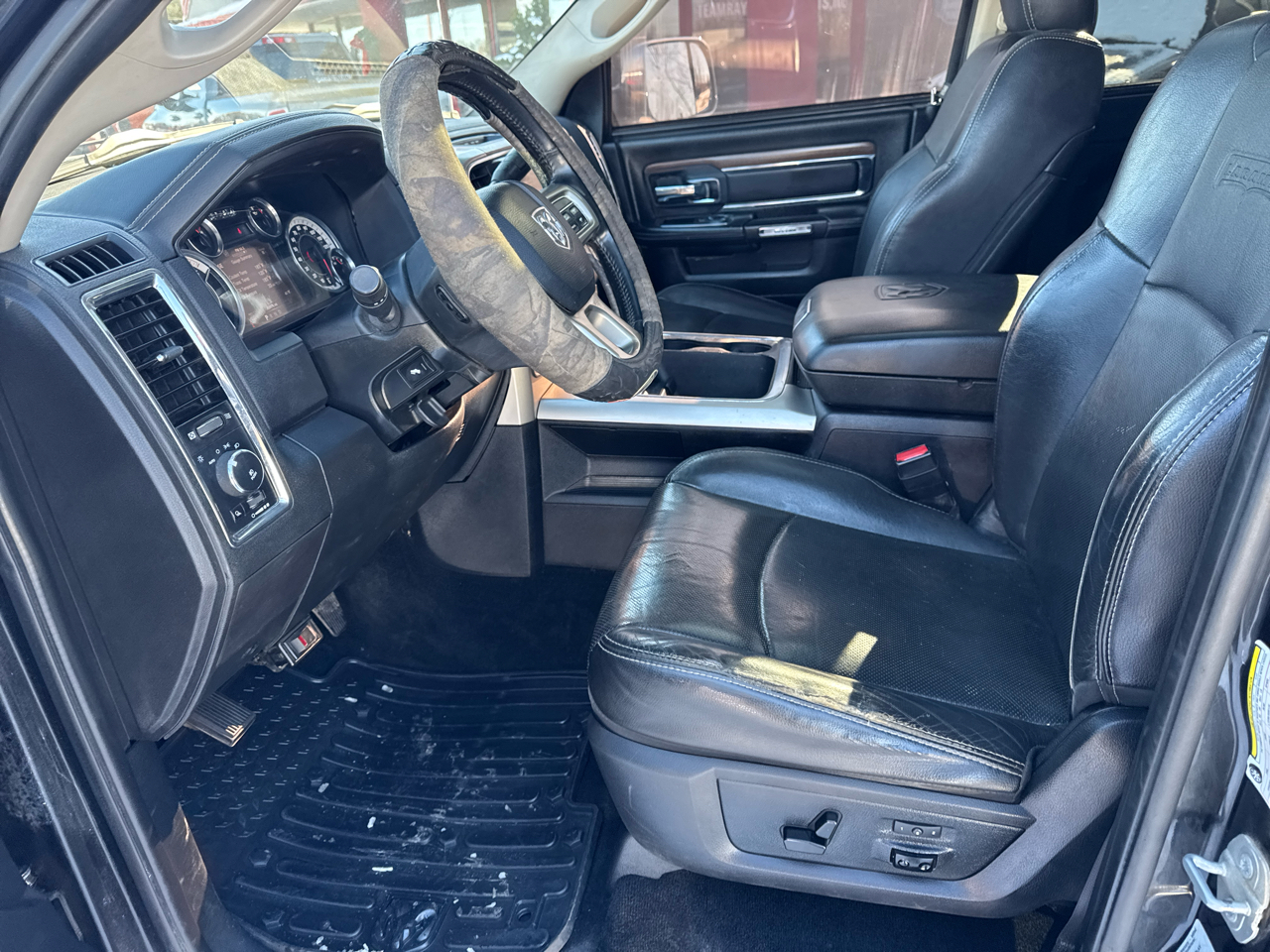 RAM 3500 4WD Crew Cab 169" Laramie 2016