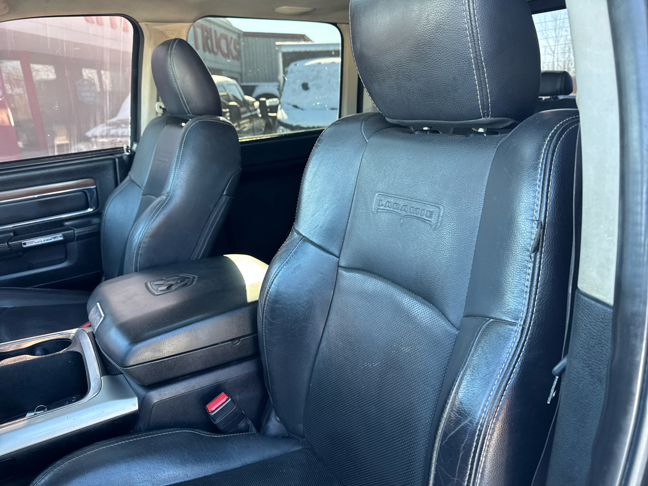 RAM 3500 4WD Crew Cab 169" Laramie 2016