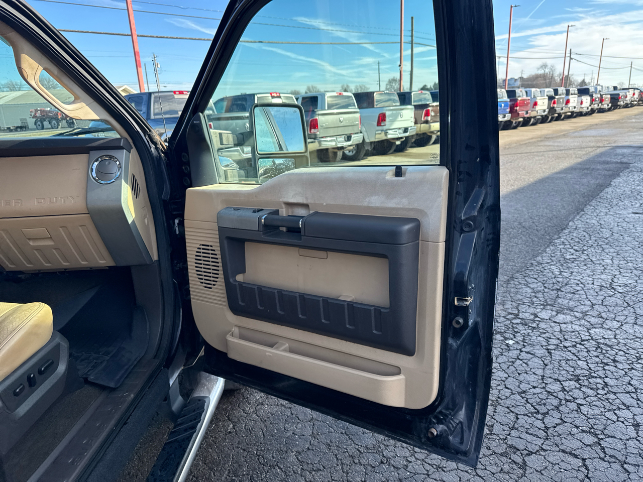 Ford Super Duty F-250 SRW 4WD Crew Cab 156" Lariat 2014