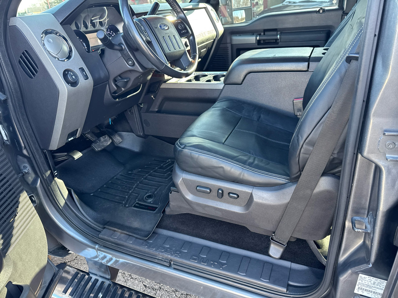 Ford Super Duty F-250 SRW 4WD Crew Cab 156" Lariat 2011