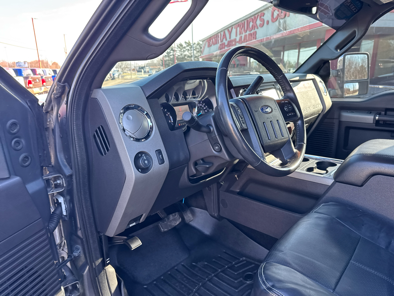 Ford Super Duty F-250 SRW 4WD Crew Cab 156" Lariat 2011