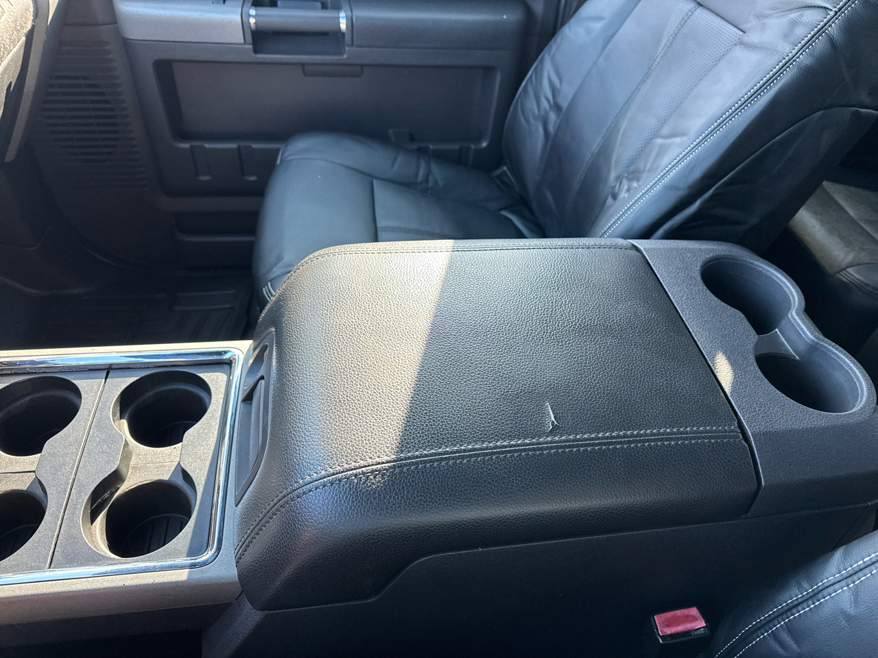 Ford Super Duty F-250 SRW 4WD Crew Cab 156" Lariat 2011