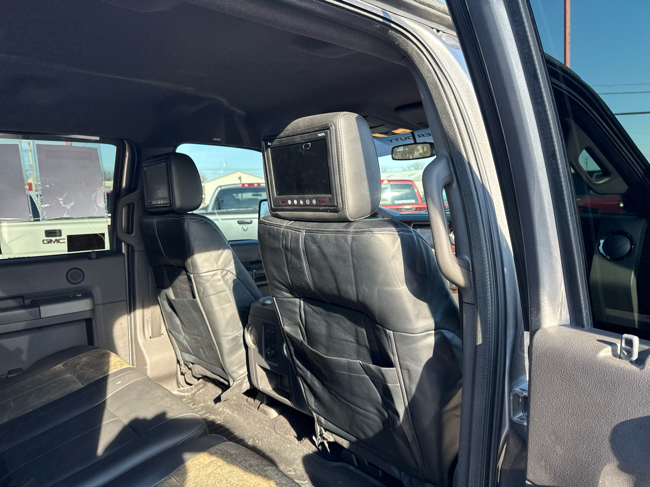 Ford Super Duty F-250 SRW 4WD Crew Cab 156" Lariat 2011