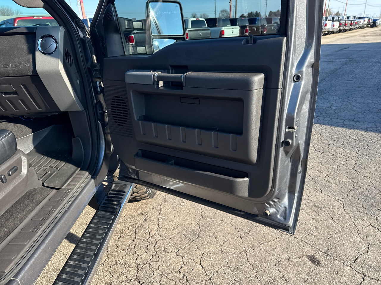 Ford Super Duty F-250 SRW 4WD Crew Cab 156" Lariat 2011