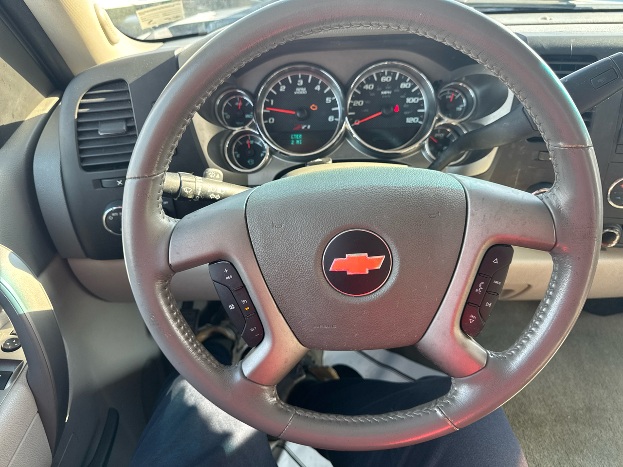 Chevrolet Silverado 1500 4WD Ext Cab 143.5" LT 2012