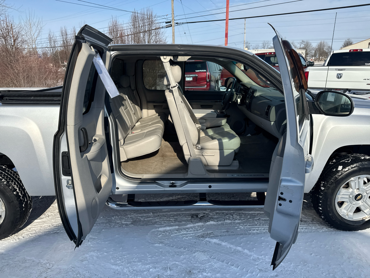 Chevrolet Silverado 1500 4WD Ext Cab 143.5" LT 2012
