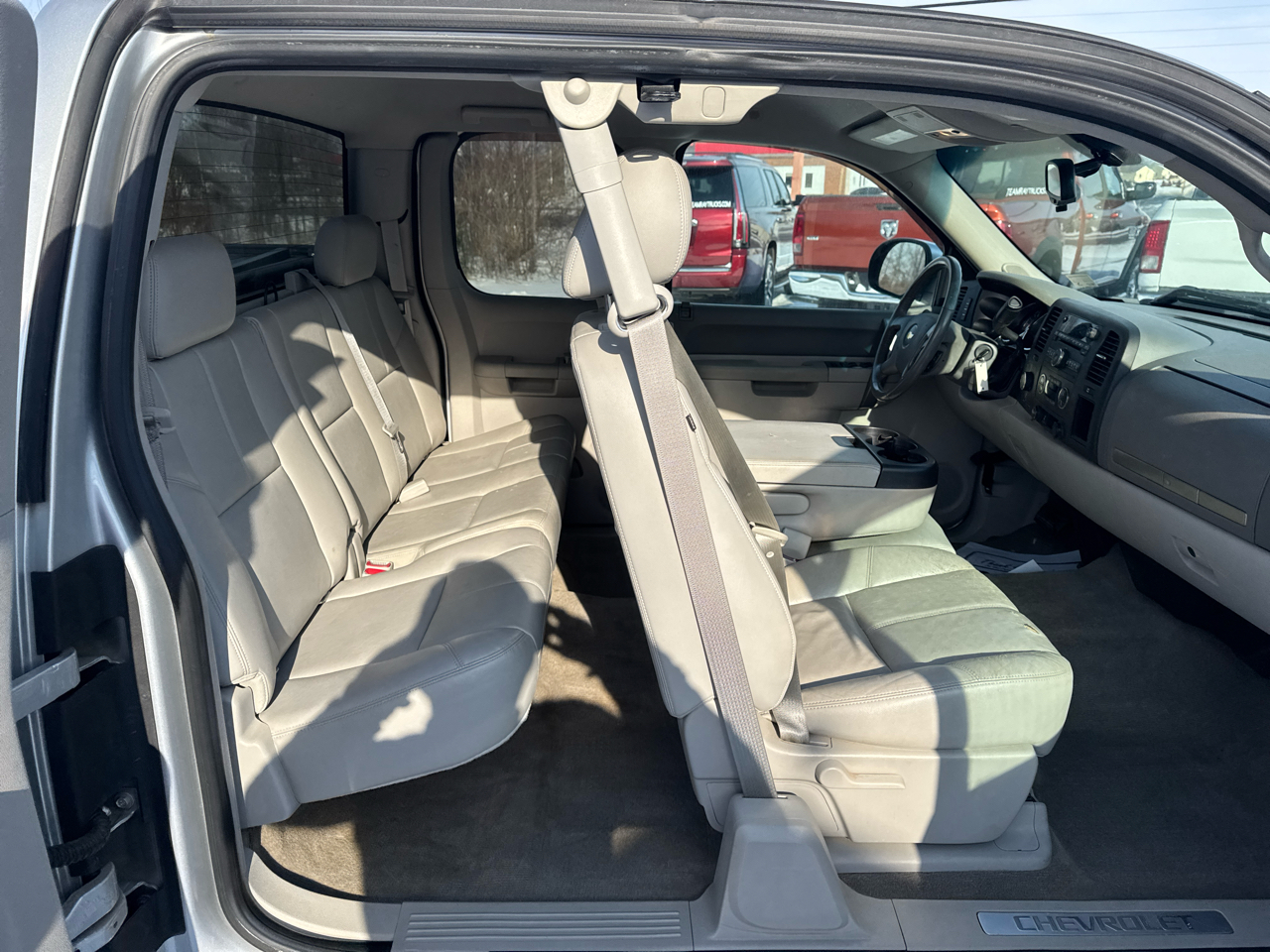 Chevrolet Silverado 1500 4WD Ext Cab 143.5" LT 2012