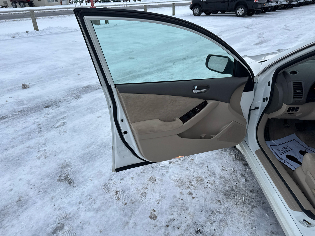 Nissan Altima 4dr Sdn I4 CVT 2.5 S 2012