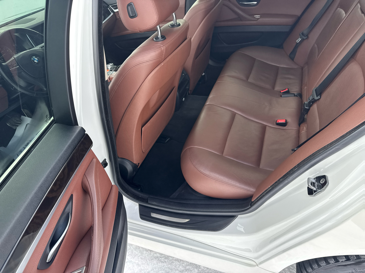 BMW 5 Series 4dr Sdn 528i xDrive AWD 2014