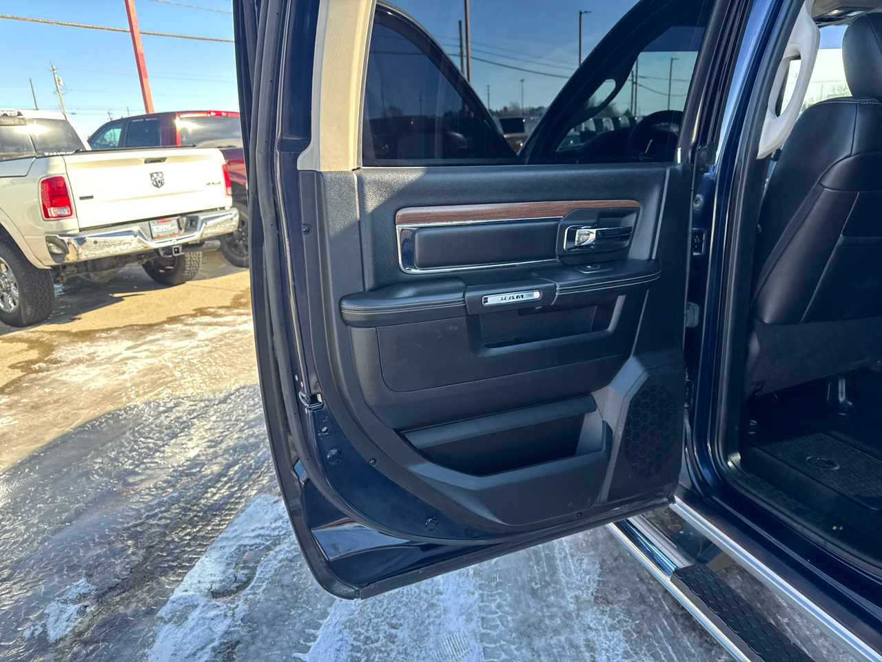 RAM 2500 4WD Crew Cab 149" Laramie 2014