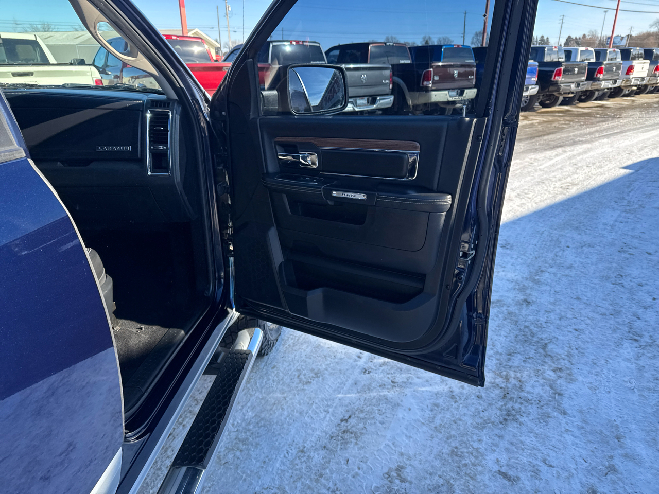 RAM 2500 4WD Crew Cab 149" Laramie 2014