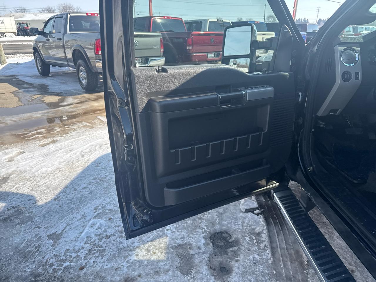 Ford Super Duty F-350 SRW 4WD Crew Cab 156" Lariat 2014