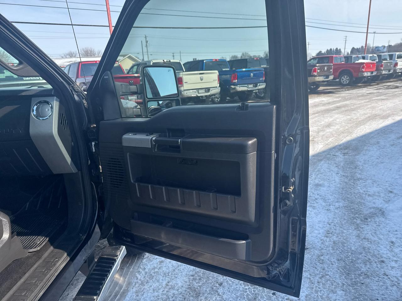 Ford Super Duty F-350 SRW 4WD Crew Cab 156" Lariat 2014