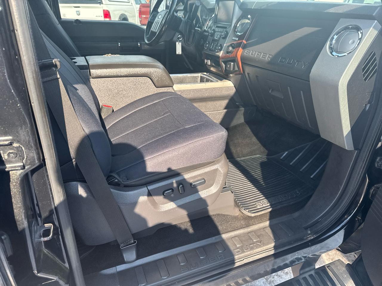 Ford Super Duty F-350 SRW 4WD Crew Cab 156" Lariat 2014